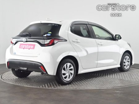 2020 Toyota Yaris 1.5 Hybrid 5Dr Auto €16,880 thumbnail