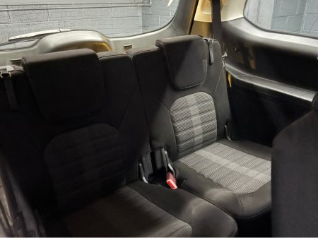 2017 Ford Galaxy - thumbnail 2