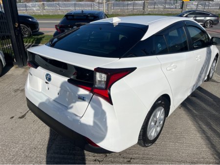 2020 Toyota Prius - thumbnail 6