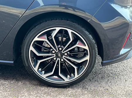 2020 Ford Focus - thumbnail 11