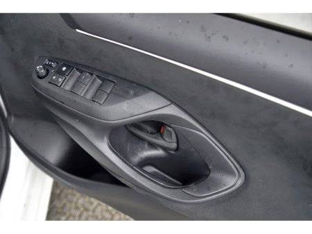 2022 Toyota Yaris - thumbnail 23