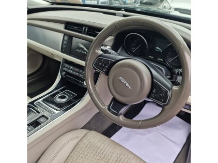 2016 Jaguar XF - thumbnail 8