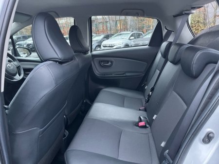 2016 Toyota Yaris HYBRID LUXURY MC 4DR AUTO €14,950 thumbnail