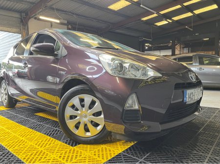 2014 Toyota Aqua - thumbnail 1