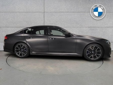 2025 BMW M5 - photo 3
