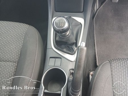 2016 Toyota Corolla - thumbnail 16