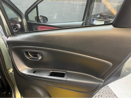 2017 Toyota Vitz 2017 auto (low mileage) €10,995 thumbnail