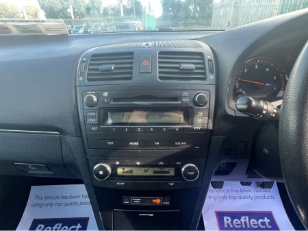 2011 Toyota Avensis - thumbnail 15