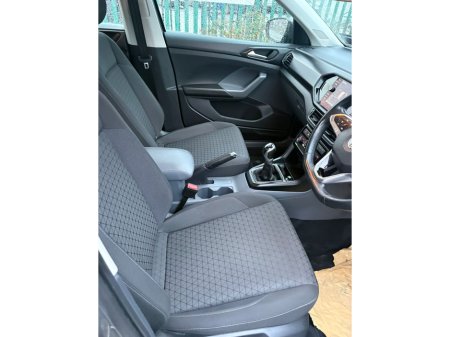 2019 Volkswagen T-Cross LIFE 1.0 TSI MANUAL 5SPEED 95BHP 5DR €16,950 thumbnail
