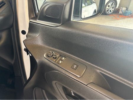 2021 Citroen Berlingo - photo 2