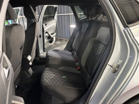 2025 Volkswagen Polo POLO R-LINE 1.0 TSI 95HP D7F €29,950 thumbnail