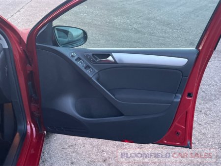 2011 Volkswagen Golf HIGHLINE , SUNROOF // LOW MILEAGE €8,950 thumbnail