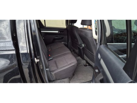 2022 Toyota Hilux - thumbnail 9