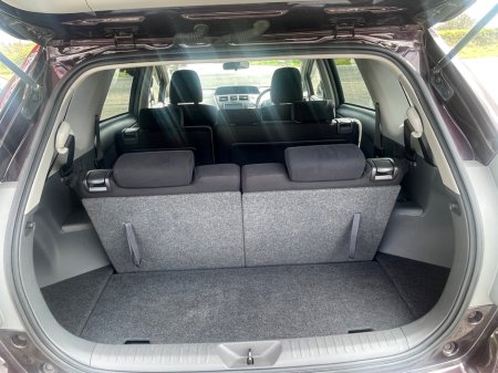 2014 Toyota Prius Alpha - thumbnail 11