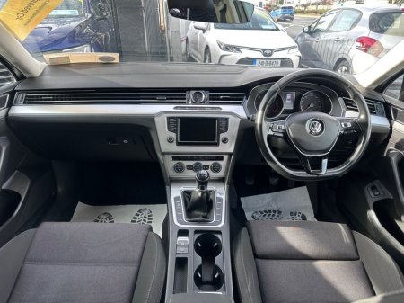 2017 Volkswagen Passat - thumbnail 16