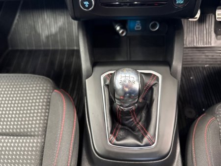 2025 Ford Focus 1.0 ST LINE X *JUST IN* €100 P/W €29,995 thumbnail
