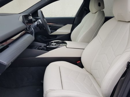 2026 BMW 5 Series 530e M Sport thumbnail