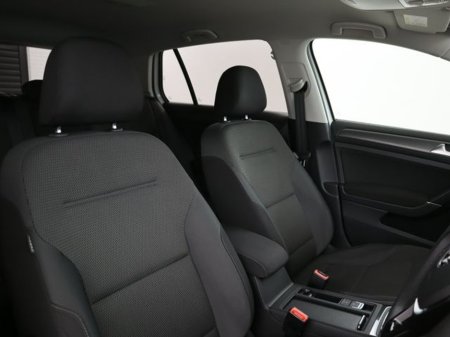 2017 Volkswagen Golf - thumbnail 10