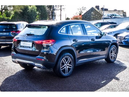 2023 Mercedes-Benz GLA Class - thumbnail 2