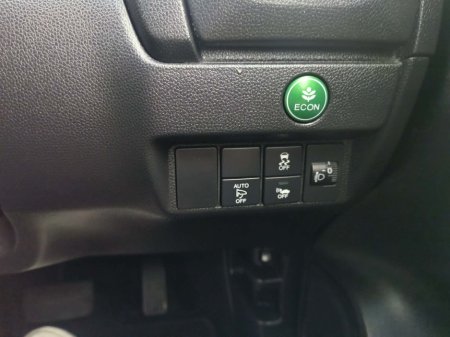 2016 Honda Fit - thumbnail 15