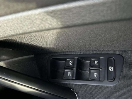 2019 Volkswagen Golf 2.0 TDI Automatic €23,995 thumbnail