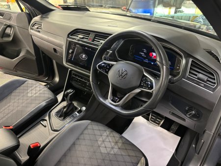 2021 Volkswagen Tiguan 2.0 TDI 150HP R-Line €35,950 thumbnail