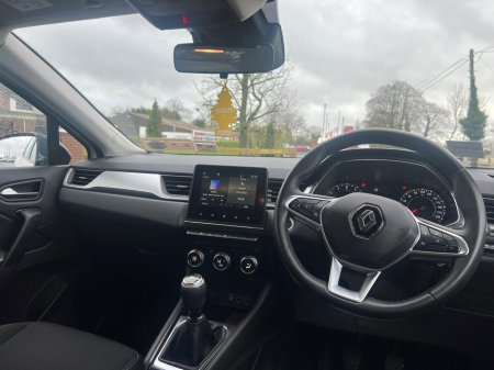 2021 Renault Captur TCe 100 Play €16,950 thumbnail