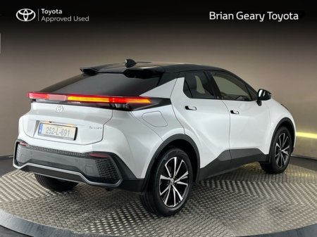 2025 Toyota C-HR C-HR PHEV SPORT+ €39,950 thumbnail