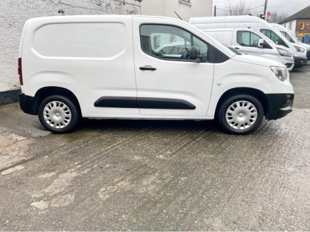 2022 Opel Combo L1H1 1.5 CDTI 100PS DIESEL 6SPEED MANUAL MY22 SWB €13,000 thumbnail