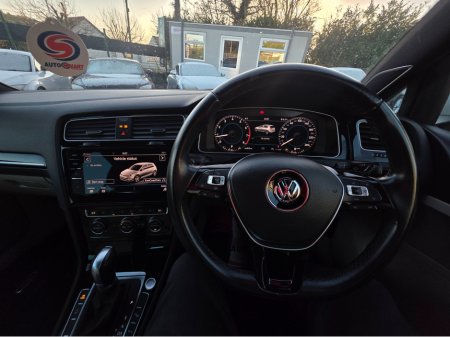2019 Volkswagen Golf FULL CREAM LEATHER SEATS  ELECTRIC HEATED SEATS SAT NAV PACK - VIRTUAL CLOCKS -REVERSE CAMERA - NAVIGATION - CARPLAY - ANDROID AUTO- BLIND SPOT REAR TRAFFIC ASSIST - DISCOVER PRO €21,950 thumbnail