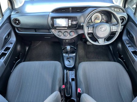 2018 Toyota Yaris - thumbnail 10