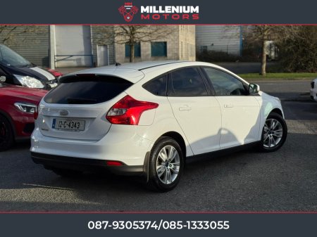 2012 Ford Focus - view 3