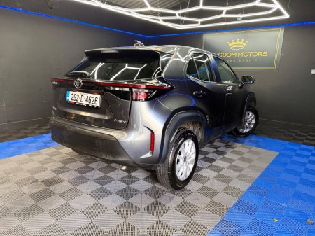 2025 Toyota Yaris Cross - thumbnail 13