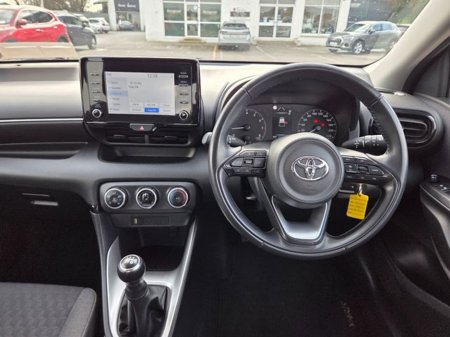 2022 Toyota Yaris - thumbnail 7