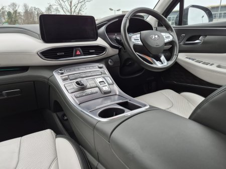 2022 Hyundai Santa Fe  €35,999 thumbnail