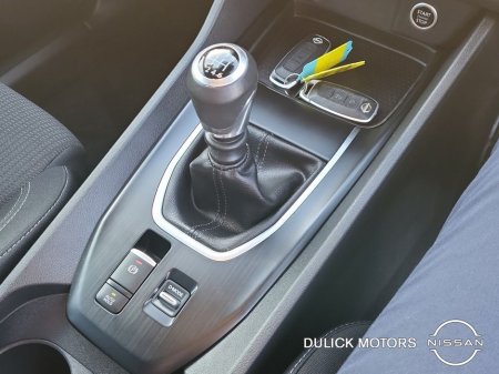 2024 Nissan Qashqai 1.3 PET MILD HYBRID SV thumbnail