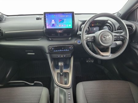 2021 Toyota Yaris - thumbnail 3