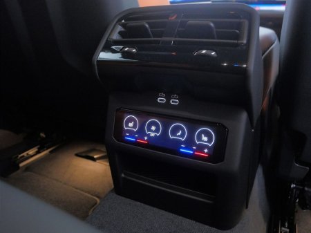 2025 BMW M5 Touring €139,900 thumbnail