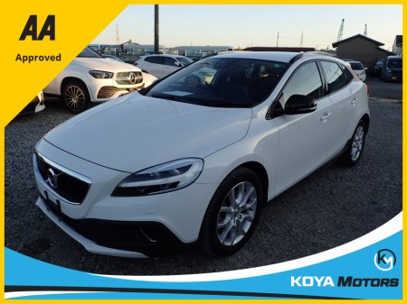 2017 Volvo V40 Cross Country 2.0 D4 CROSS COUNTRY SE LUXURY DIESEL 190 BHP AUTOMATIC // FULL LEATHER ELECTRIC SEATS // REVERSING CAMERA // CRUISE CONTROL // LANE ASSIST // FULL HARMAN KARDON SURROUND SOUND SYSTEM // TOP SPEC €16,950 thumbnail