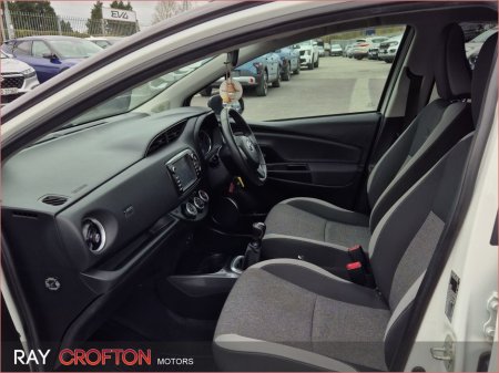 2019 Toyota Yaris - thumbnail 6