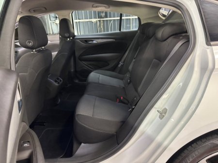 2019 Opel Insignia 1.6 (136PS) Turbo D ecoTEC SC €12,950 thumbnail