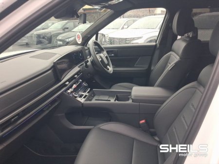 2025 Hyundai Santa Fe 1.6 PHEV 4WD Premium Calligraphy €66,950 thumbnail