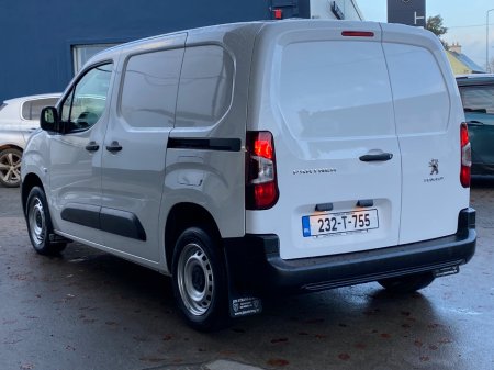 2023 Peugeot Partner  €16,179