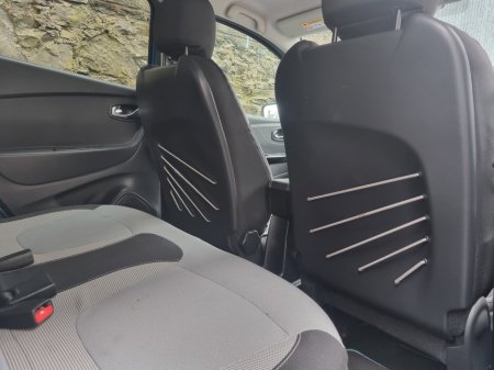 2016 Renault Captur - thumbnail 10