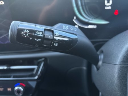 2025 Kia Niro HEV SEM €37,950 thumbnail