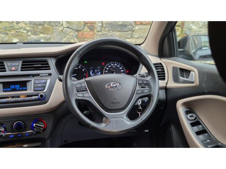 2015 Hyundai i20 - thumbnail 8