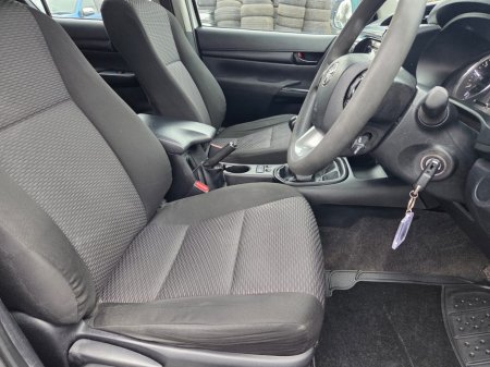 2022 Toyota Hilux ACTIVE PLUS D-4D 4WD DCB €27,500 thumbnail