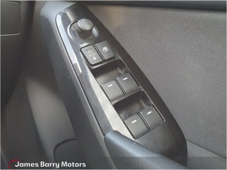 2017 Mazda Mazda3 1.5D 4DR (105ps) EXECUTIVE SE €10,950 thumbnail