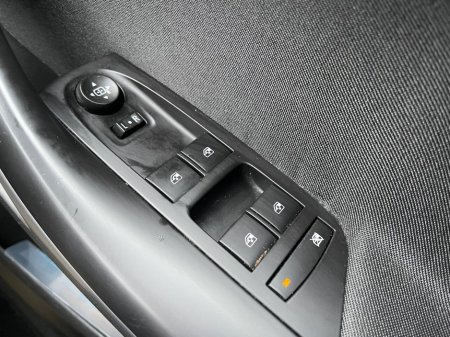 2020 Vauxhall Astra 1.5 Turbo D Business Edition Nav Hatchback 5dr Diesel Manual Euro 6 (s/s) (105 ps) thumbnail