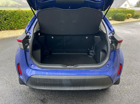 2023 Toyota Yaris Cross 1.5 Hybrid CVT Luna €22,950 thumbnail